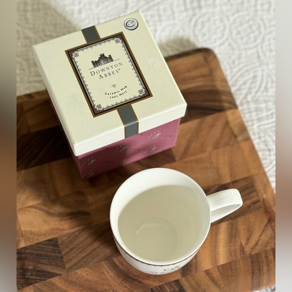 Downton Abbey Lady Mary We Crawleys Stick Together Coffee Cup Mug NIB